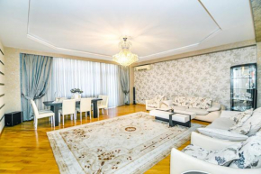 Piramida Plaza Premium House